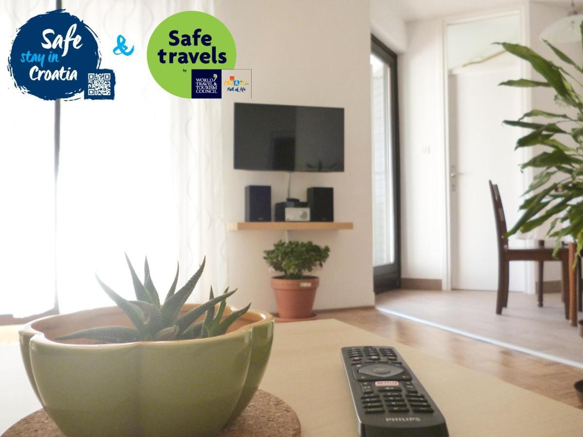 Apartment Irene Pula Extérieur photo